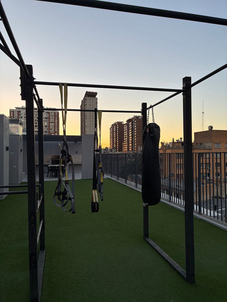 Estudio Terraza + Cama king + escritorio | 901