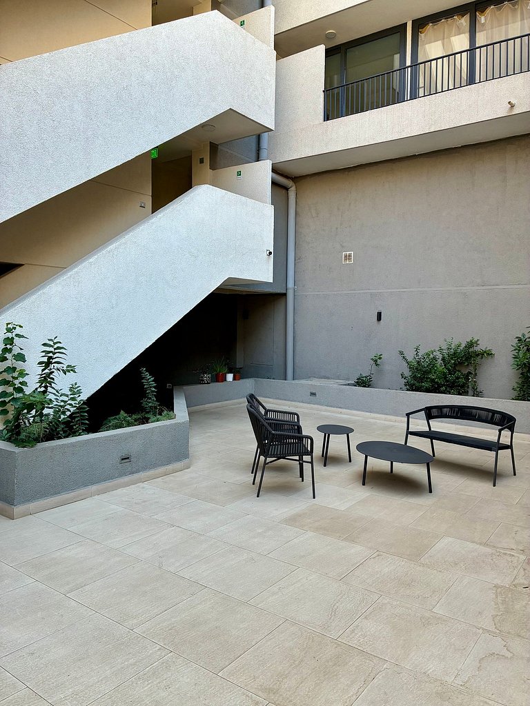 Estudio Terraza + Cama king + escritorio | 702