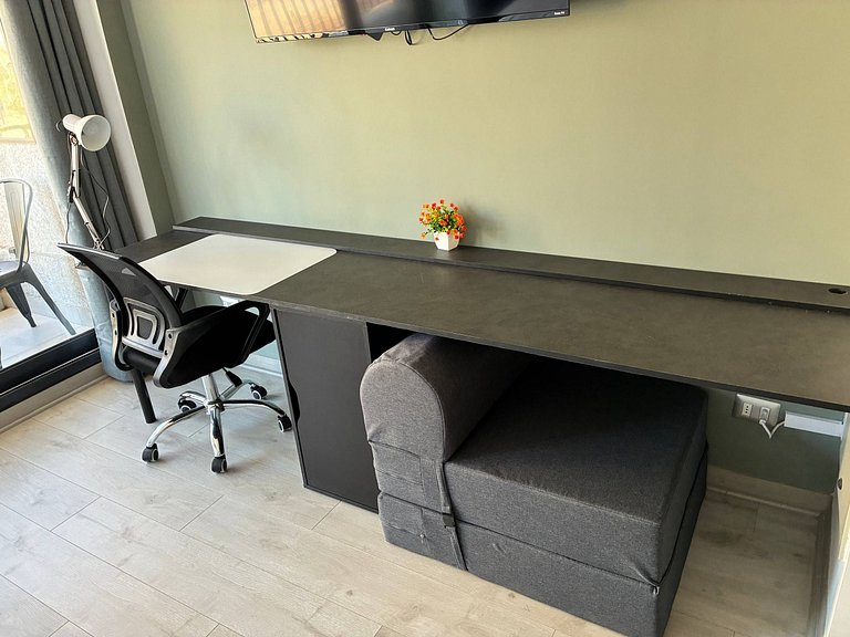 Estudio Terraza + Cama king + escritorio | 702