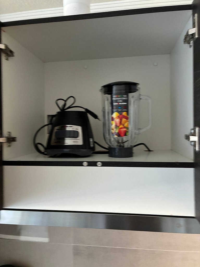 Estudio Terraza + Cama king + escritorio | 702