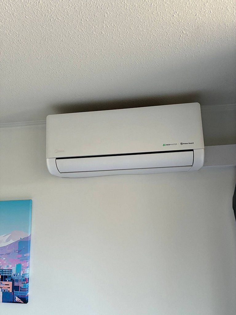 Estudio Terraza + Cama king + escritorio | 702