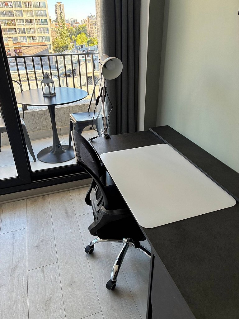 Estudio Terraza + Cama king + escritorio | 702