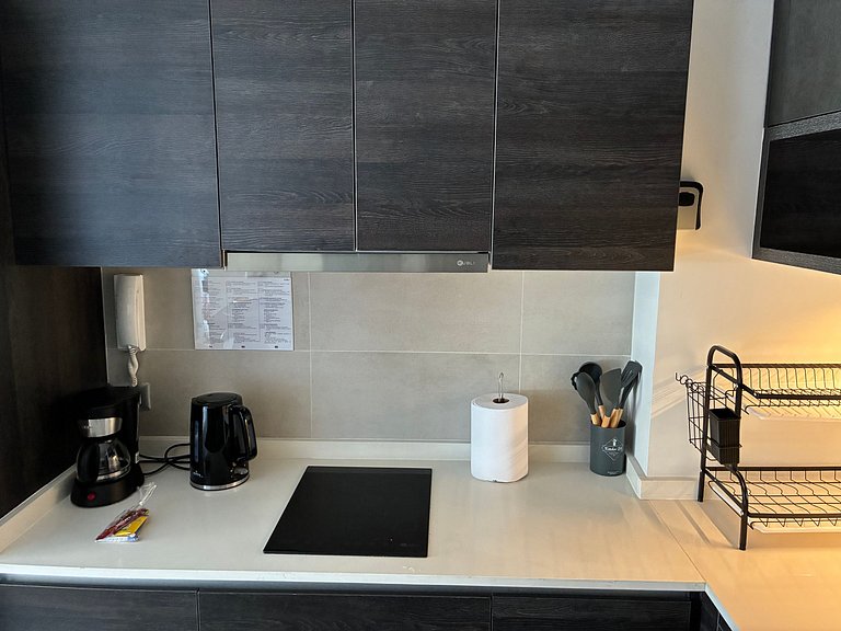 Estudio Terraza + Cama king + escritorio | 709