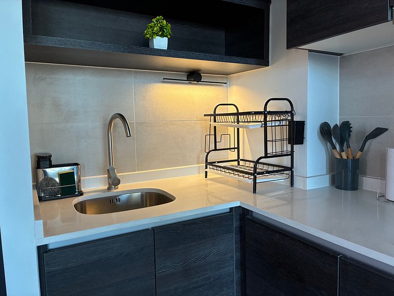 Estudio Terraza + Cama king + escritorio | 901