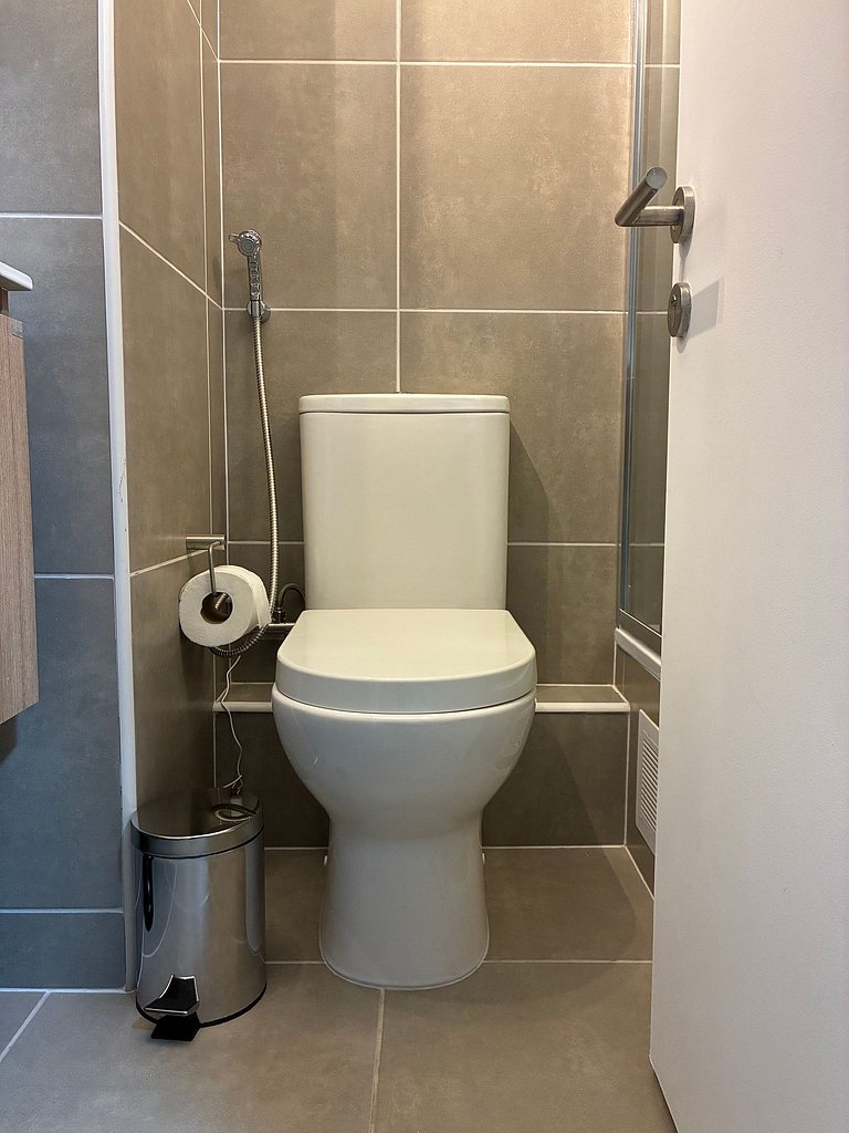 Estudio Terraza + Cama king + escritorio | 902