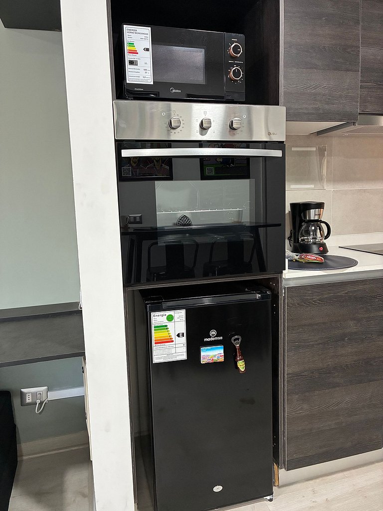 Estudio Terraza + Cama king + escritorio | 902