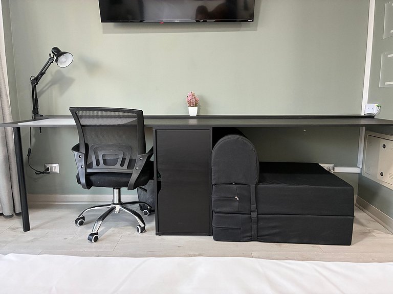 Estudio Terraza + Cama king + escritorio | 902