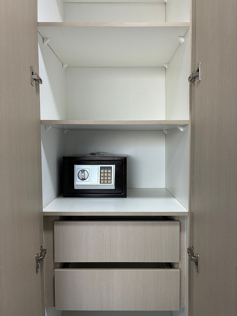 Estudio Terraza + Cama king + escritorio | 902