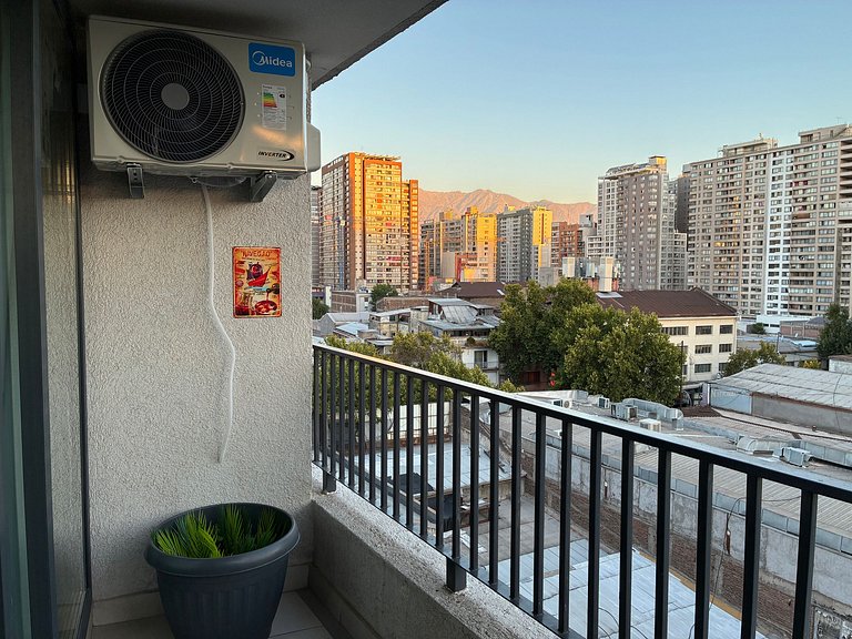 Estudio Terraza + Cama king + escritorio | 902