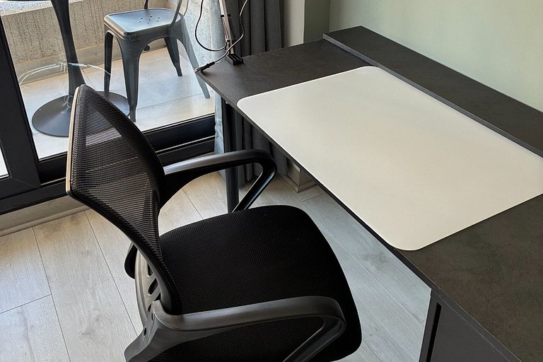 Estudio Terraza + Cama king + escritorio | 702