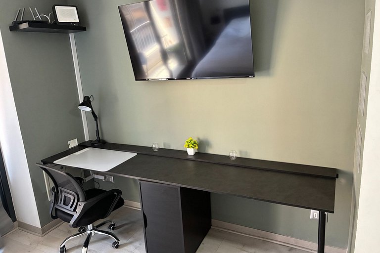 Estudio Terraza + Cama king + escritorio | 709