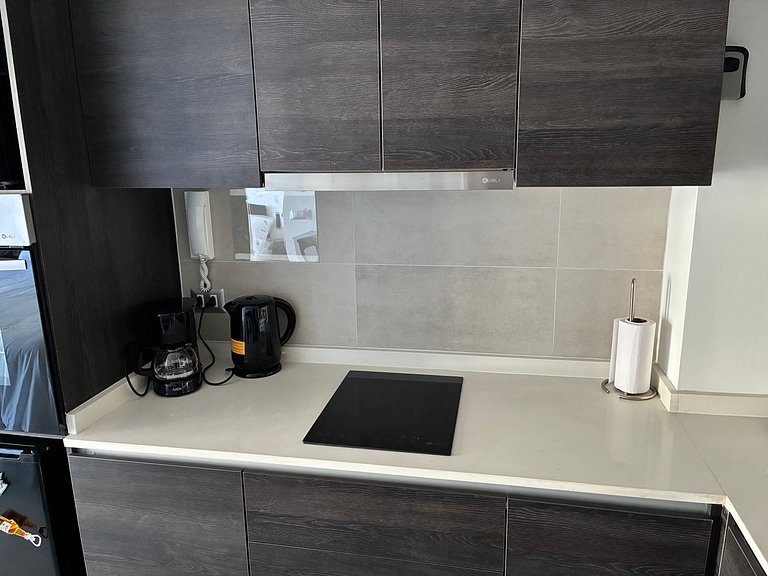 Estudio Terraza + Cama king + escritorio | 702