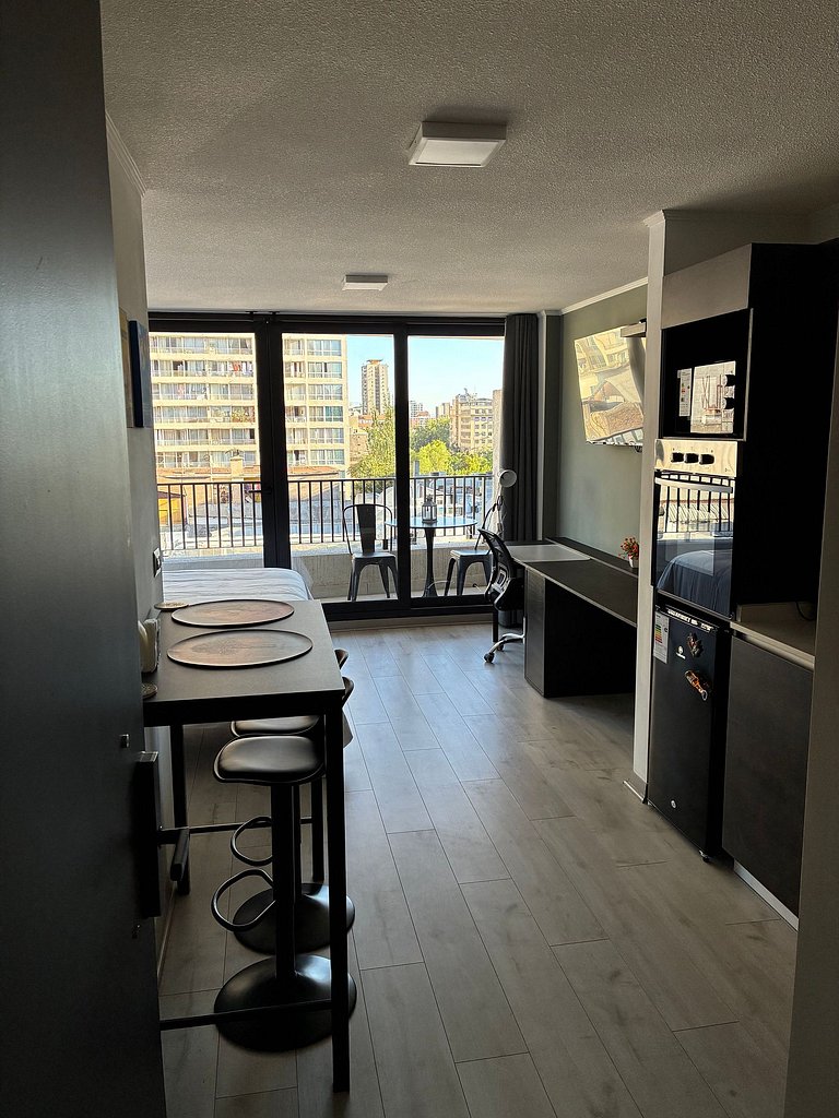 Estudio Terraza + Cama king + escritorio | 702