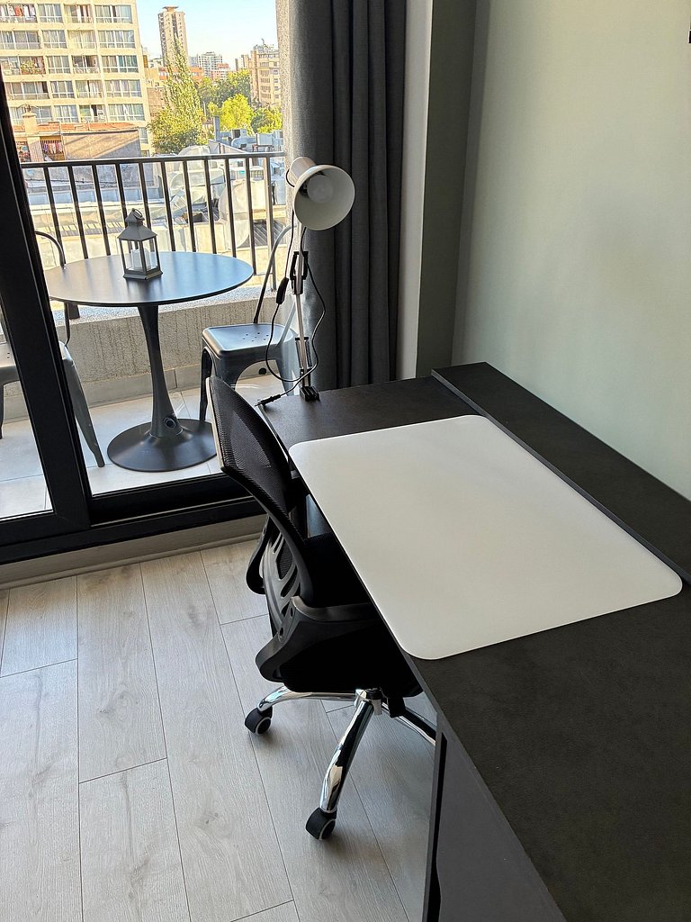 Estudio Terraza + Cama king + escritorio | 702