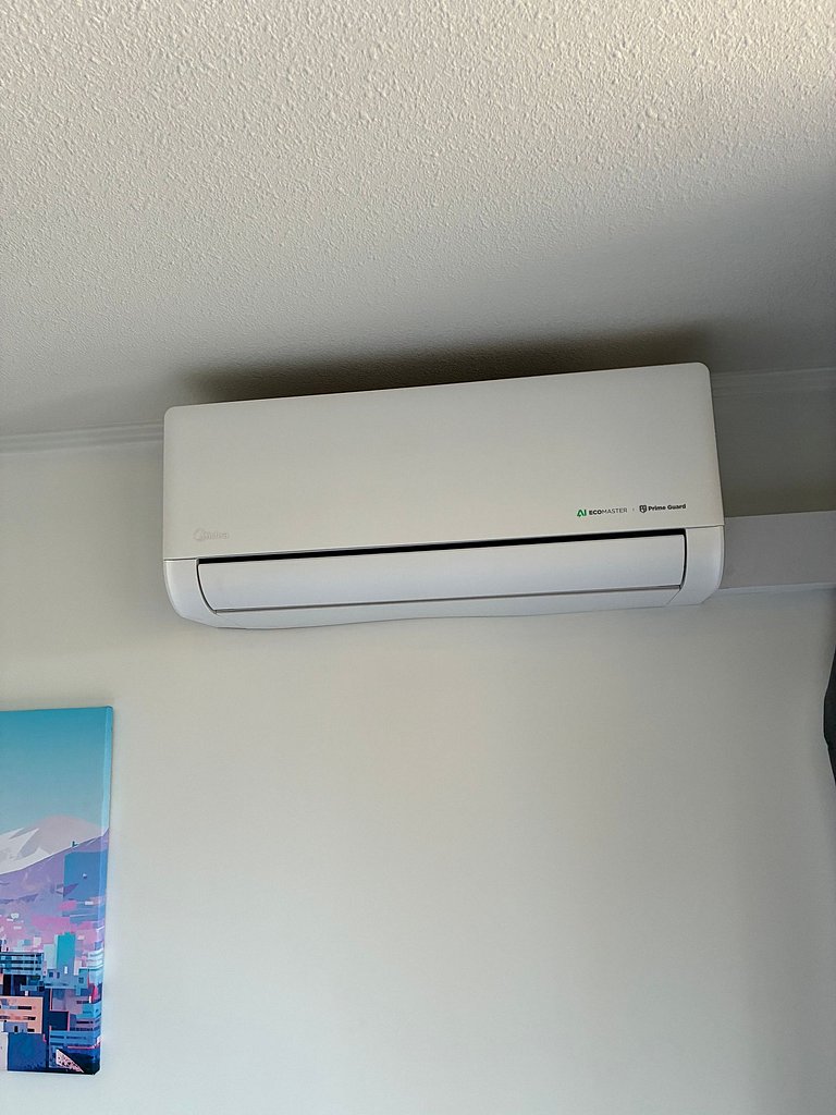 Estudio Terraza + Cama king + escritorio | 702