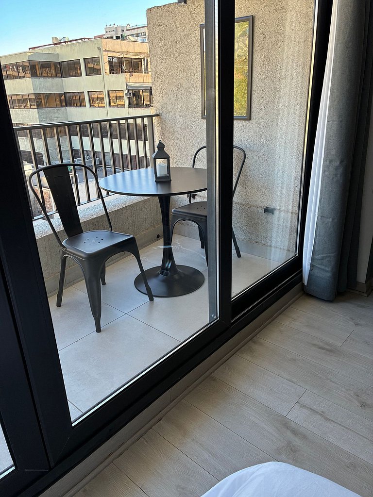 Estudio Terraza + Cama king + escritorio | 702