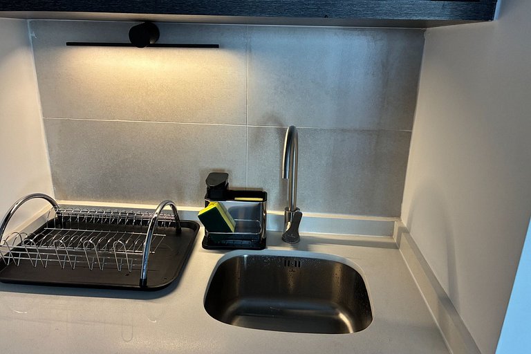 Estudio Terraza + Cama king + escritorio | 702