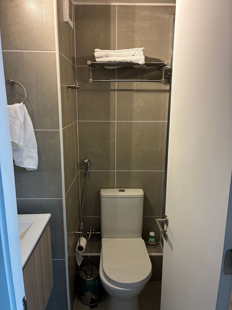 Estudio Terraza + Cama king + escritorio | 709