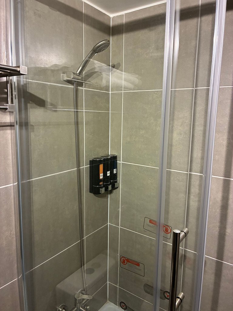 Estudio Terraza + Cama king + escritorio | 709