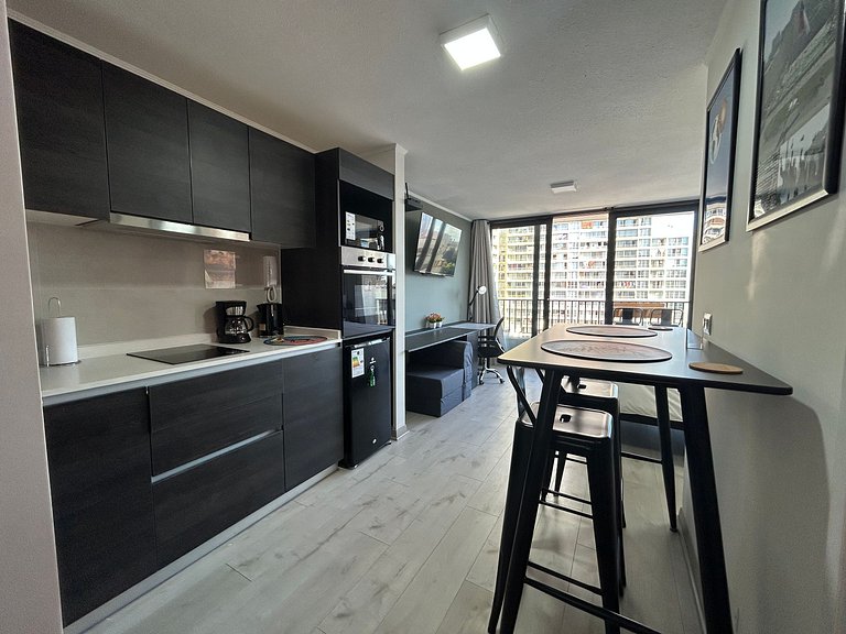 Estudio Terraza + Cama king + escritorio | 901