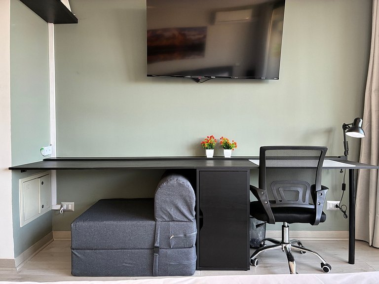 Estudio Terraza + Cama king + escritorio | 901