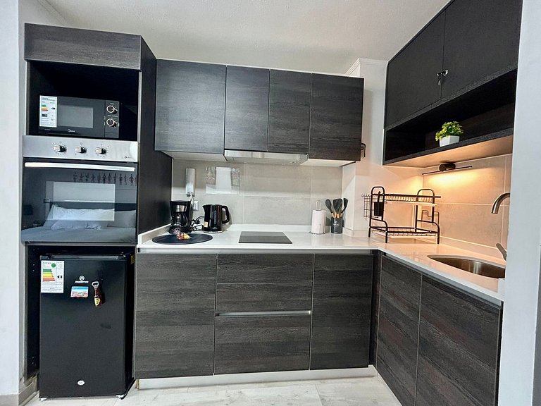 Estudio Terraza + Cama king + escritorio | 902