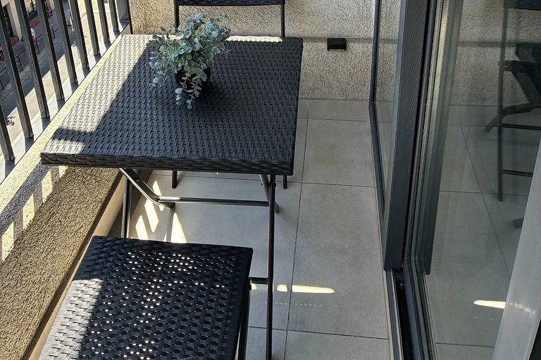 Estudio Terraza + Cama king + escritorio | 709