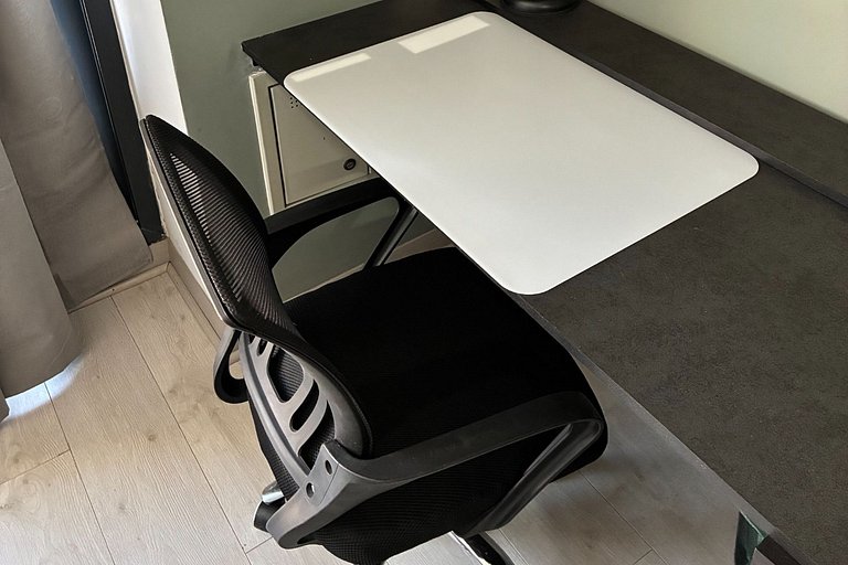 Estudio Terraza + Cama king + escritorio | 709