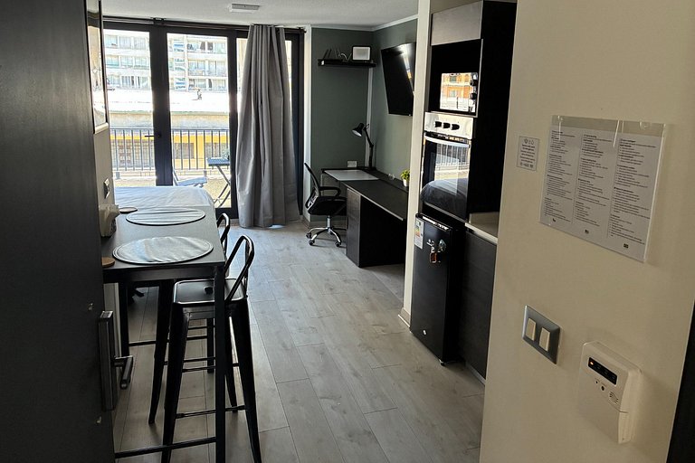 Estudio Terraza + Cama king + escritorio | 709