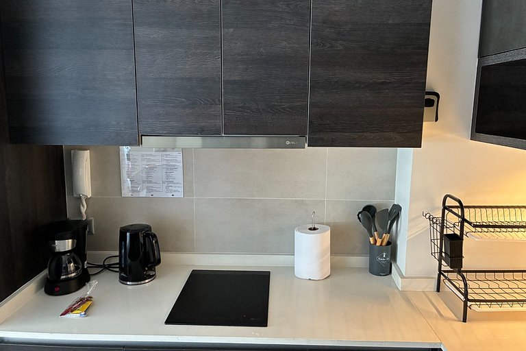 Estudio Terraza + Cama king + escritorio | 709