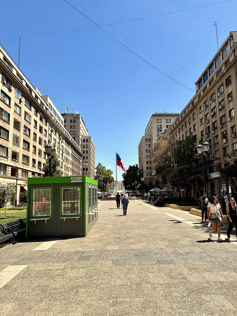 Estudio con terraza privada cama king y escritorio en Santia