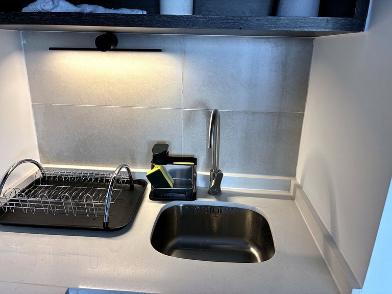 Estudio con terraza privada cama king y escritorio en Santia