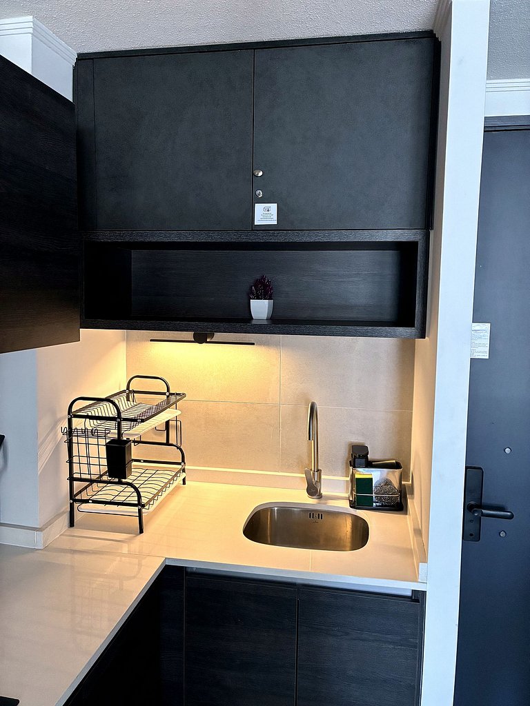 Estudio con terraza privada cama king y escritorio en Santia