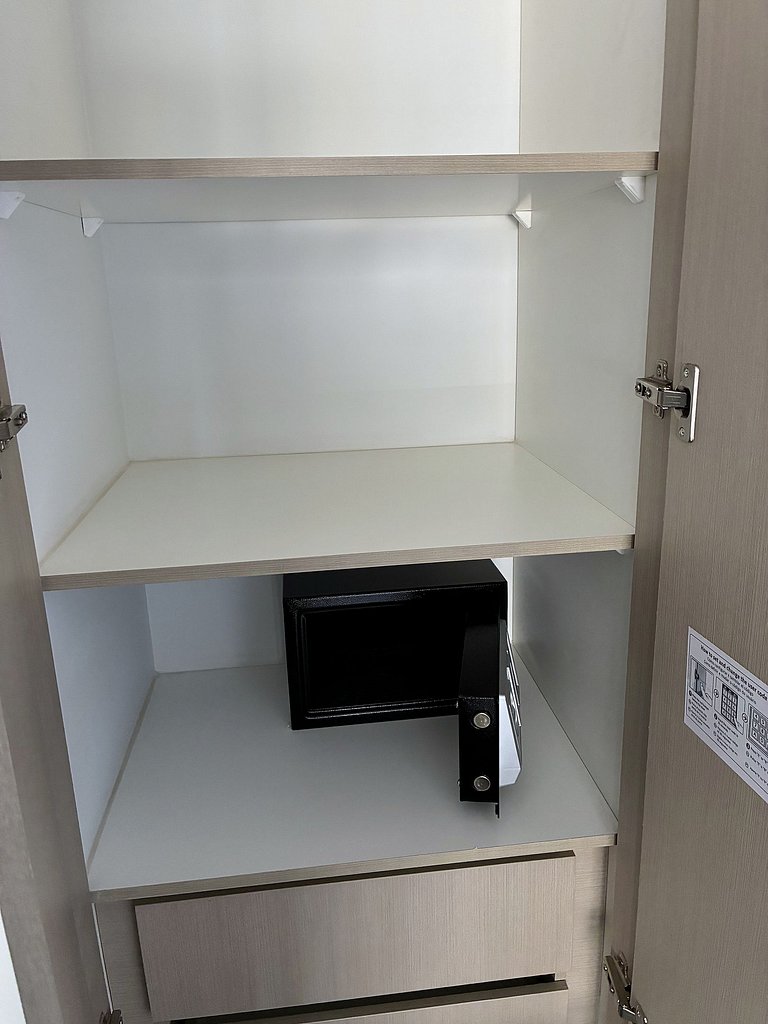 Estudio con terraza privada cama king y escritorio en Santia