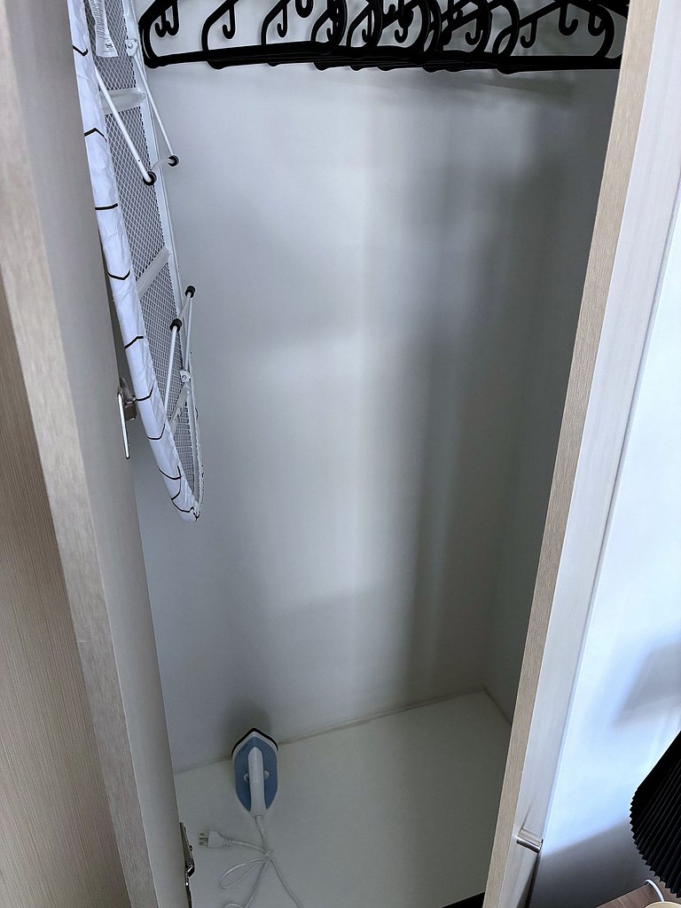 Estudio con terraza privada cama king y escritorio en Santia