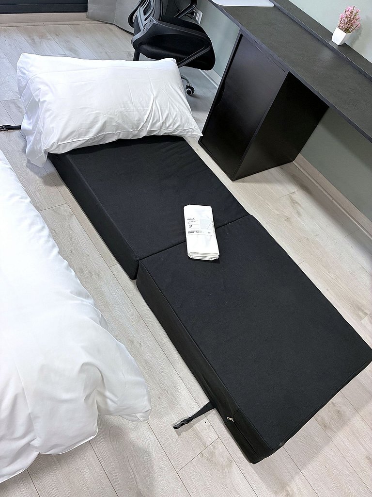 Estudio con terraza privada cama king y escritorio en Santia