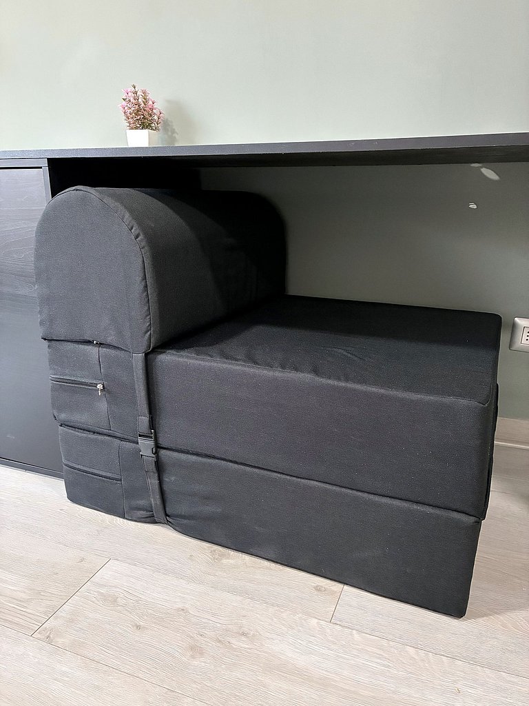 Estudio con terraza privada cama king y escritorio en Santia